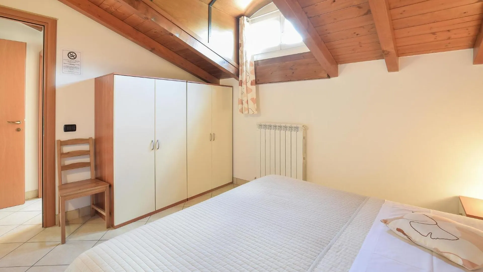 Cozy Apartment In Domaso With Kitchen