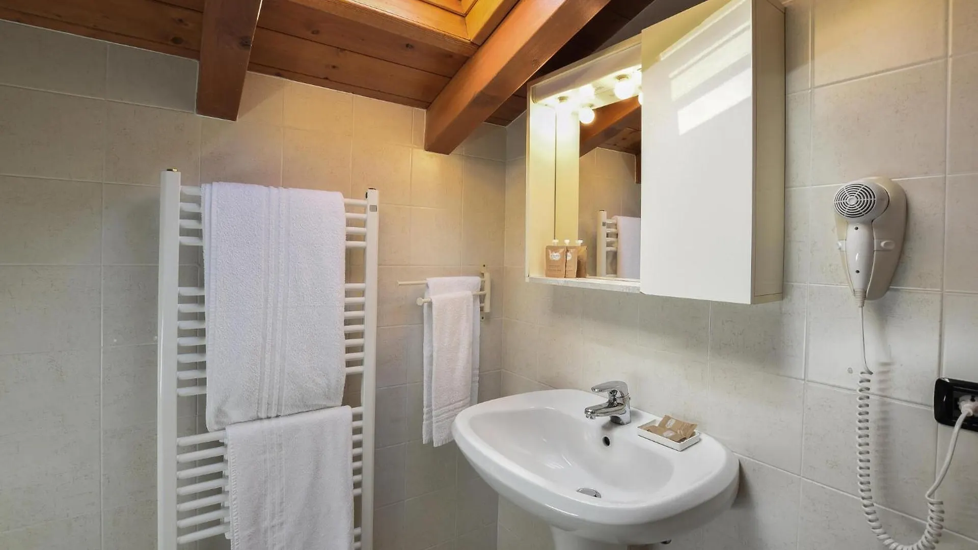 Cozy Apartment In Domaso With Kitchen 0*,  Italy